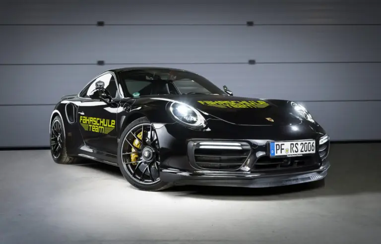 Porsche Ausbildungsfahrzeug der Fahrschule-Team